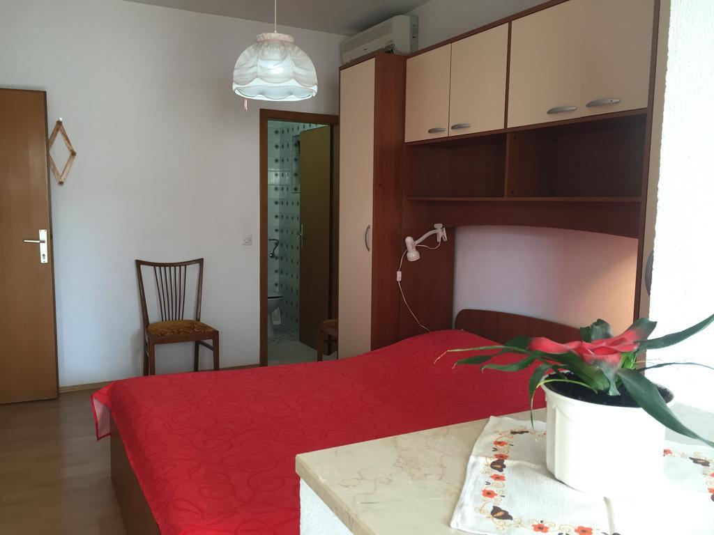 אומיס Apartments Bilic Nemira מראה חיצוני תמונה
