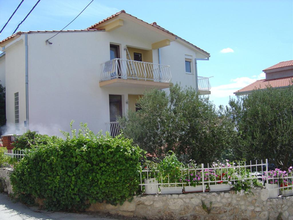 אומיס Apartments Bilic Nemira מראה חיצוני תמונה